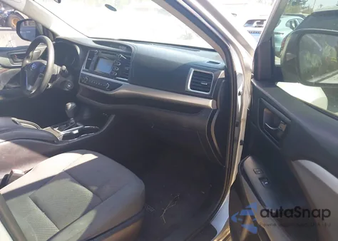 2019 Toyota Highlander Le from USA, damaged, VIN 5TDZZRFH2KS293592